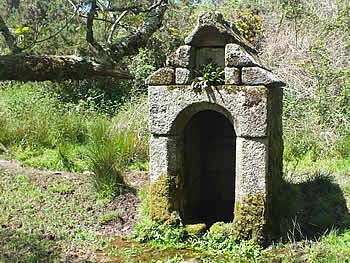 Photo Gallery Image - St Melor's Well near Linkinhorne village